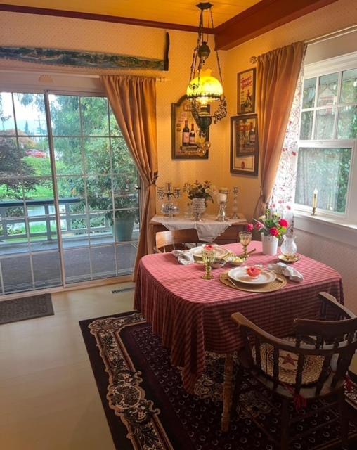 The Hazelhouse Bed & Breakfast Chilliwack Luaran gambar